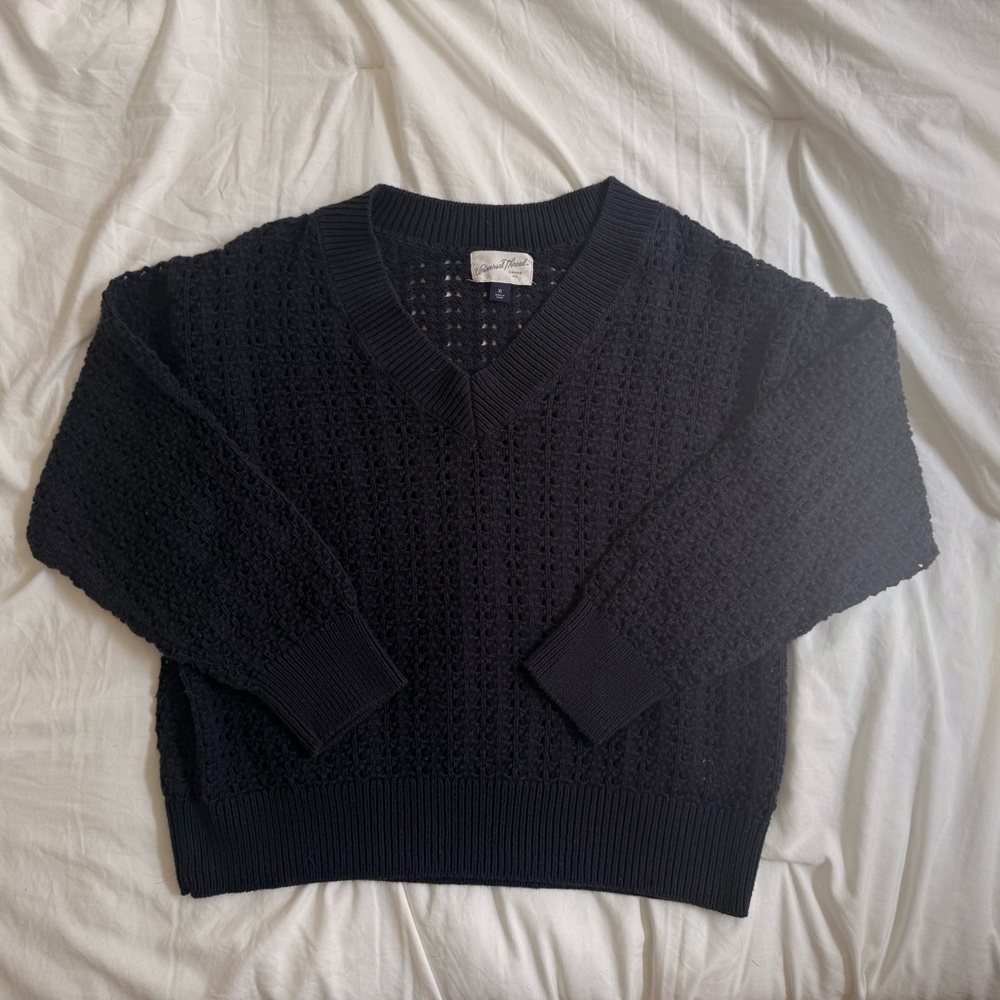 Textured V-Neck Knit Sweater in Navy